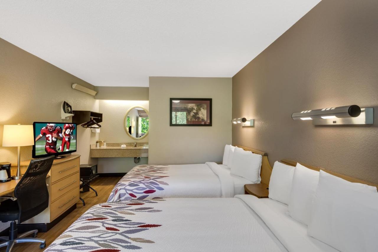 Red Roof Inn Asheville - Biltmore West Экстерьер фото