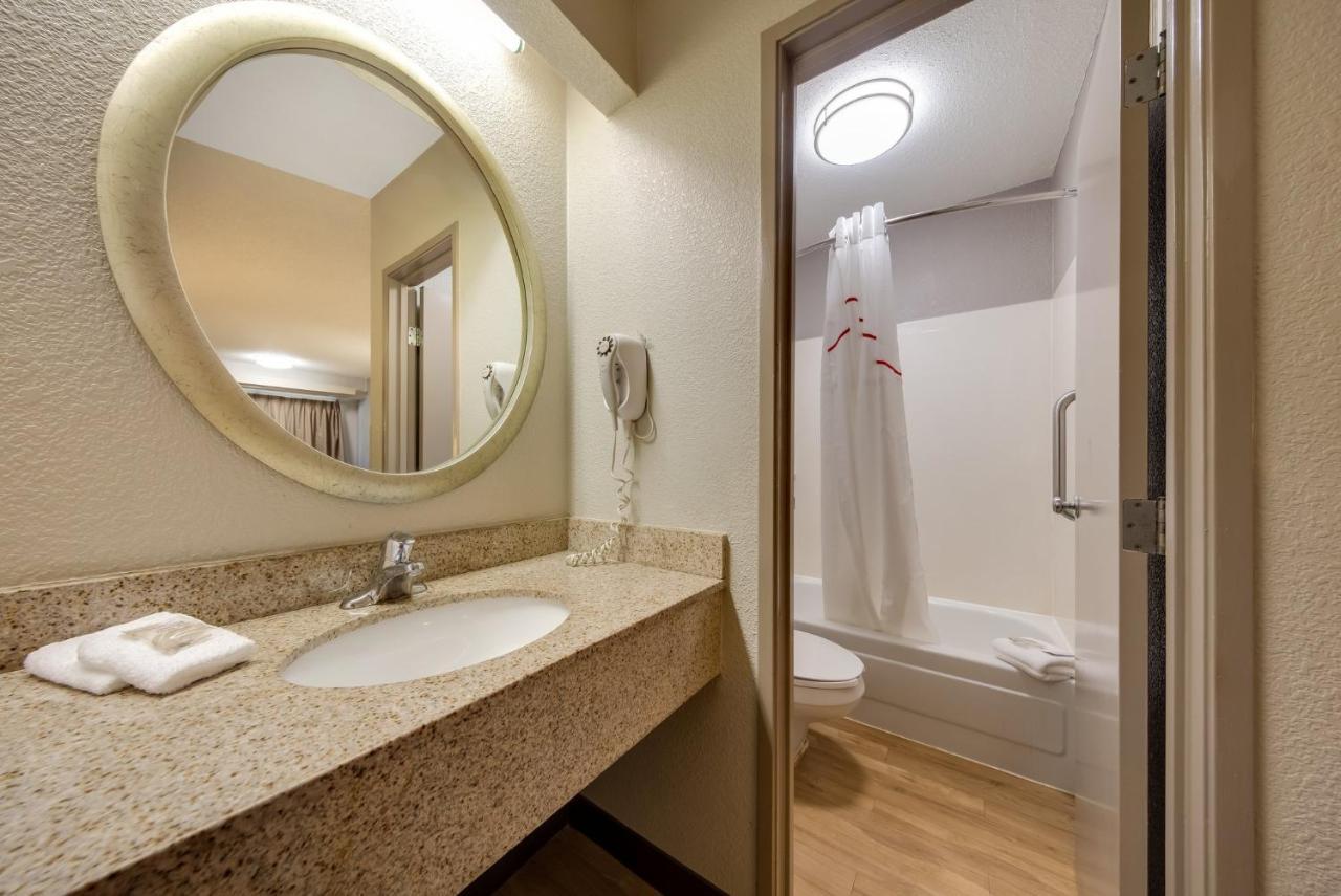 Red Roof Inn Asheville - Biltmore West Экстерьер фото