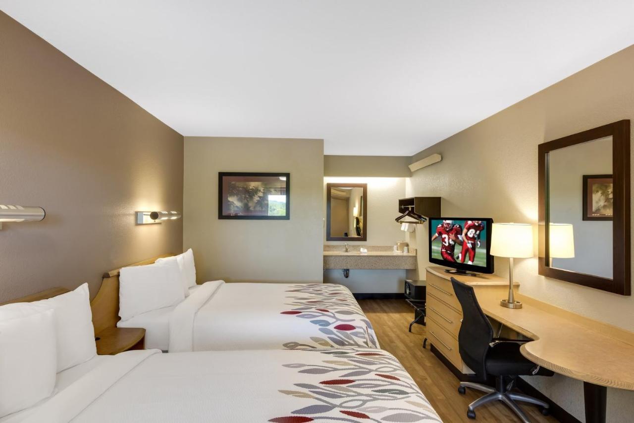 Red Roof Inn Asheville - Biltmore West Экстерьер фото