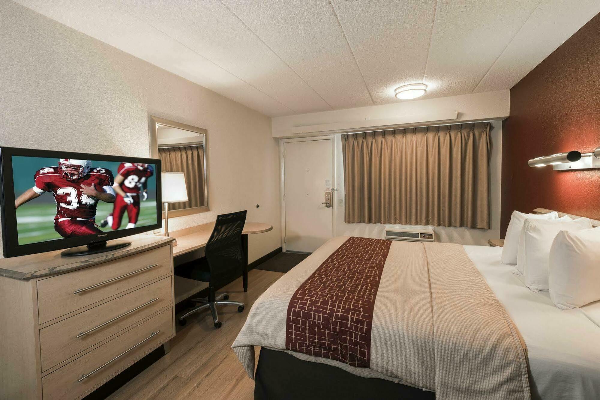 Red Roof Inn Asheville - Biltmore West Экстерьер фото