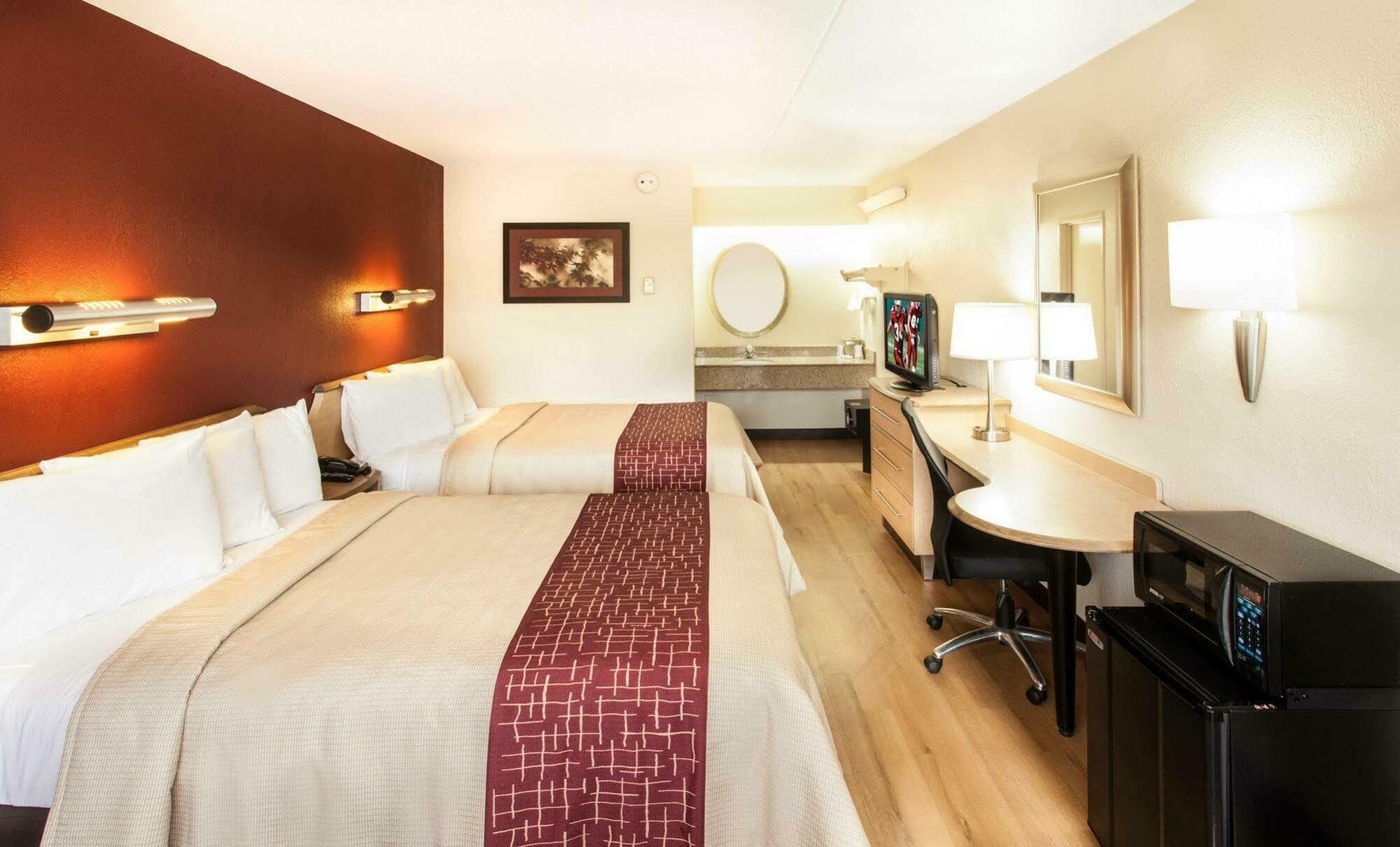 Red Roof Inn Asheville - Biltmore West Экстерьер фото