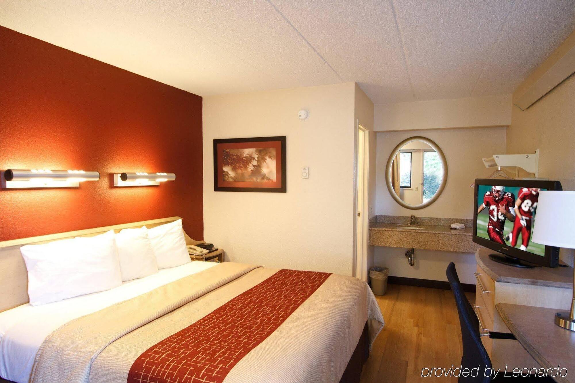 Red Roof Inn Asheville - Biltmore West Экстерьер фото